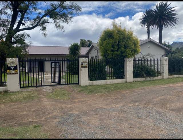 9 BEDROOM HOUSE FOR SALE IN TOP TOWN